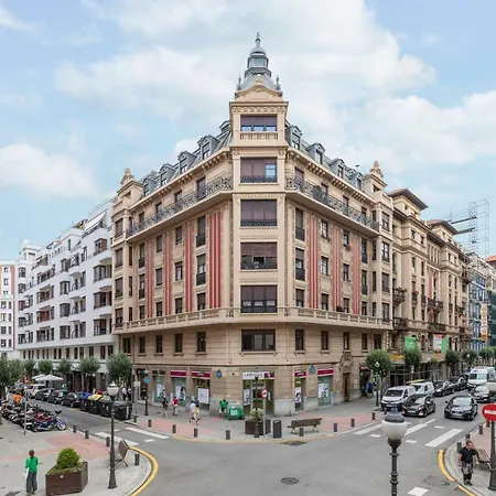 Art Gallery By Forever Apartament